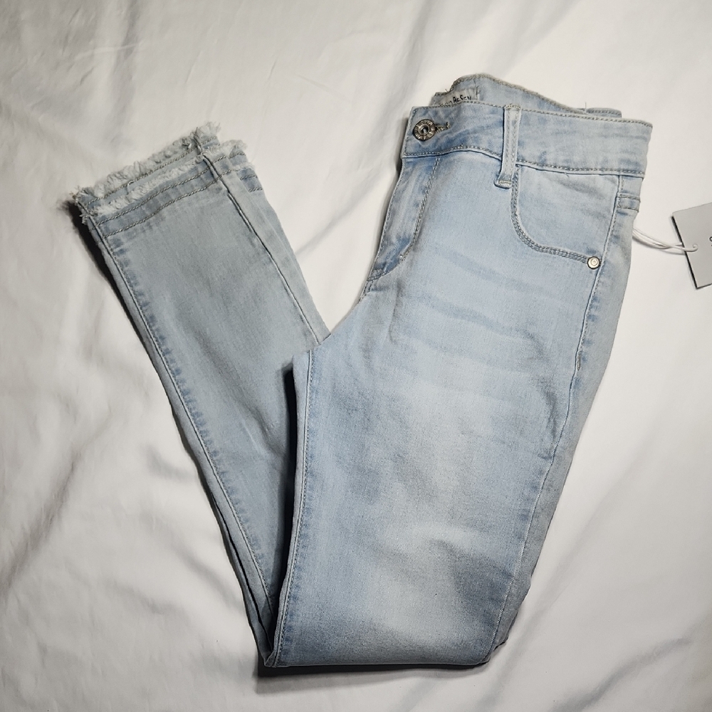 See and Be Seen Women’s Skinny Jeans – Light Wash Frayed Hem Size 2